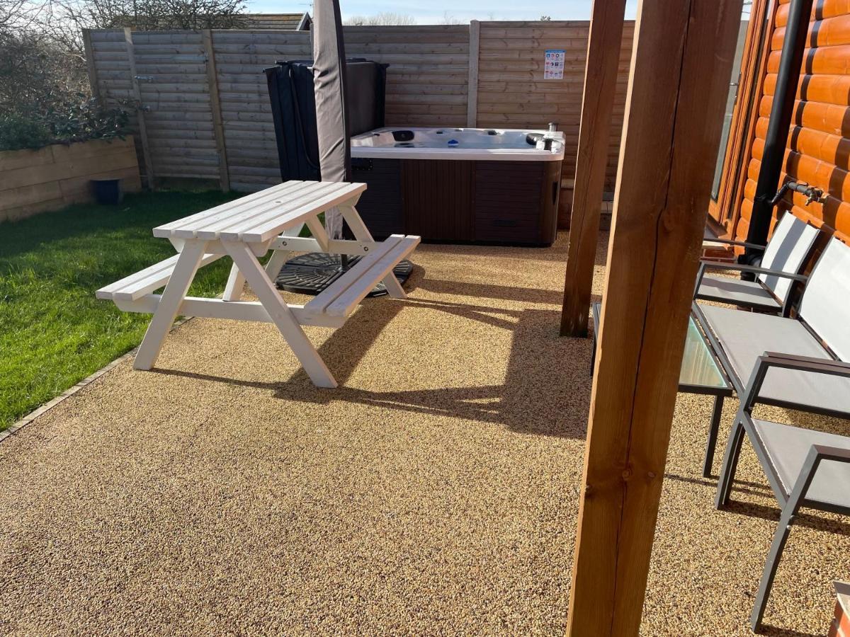 31 Cherry East Riding Of Yorkshire Hot Tub & Fishing Garton Εξωτερικό φωτογραφία